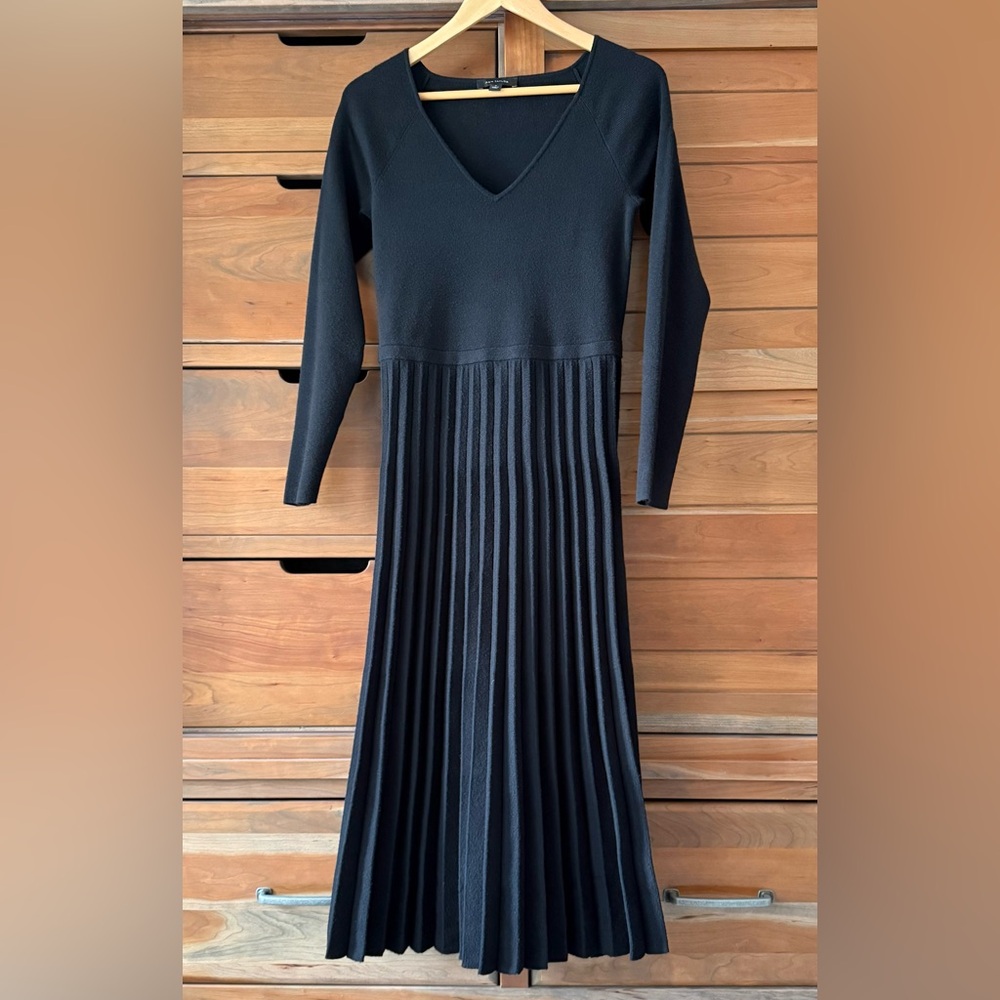 Ann Taylor Pleated V Neck Midi Sweater Dress Size M - Picture 2 of 5